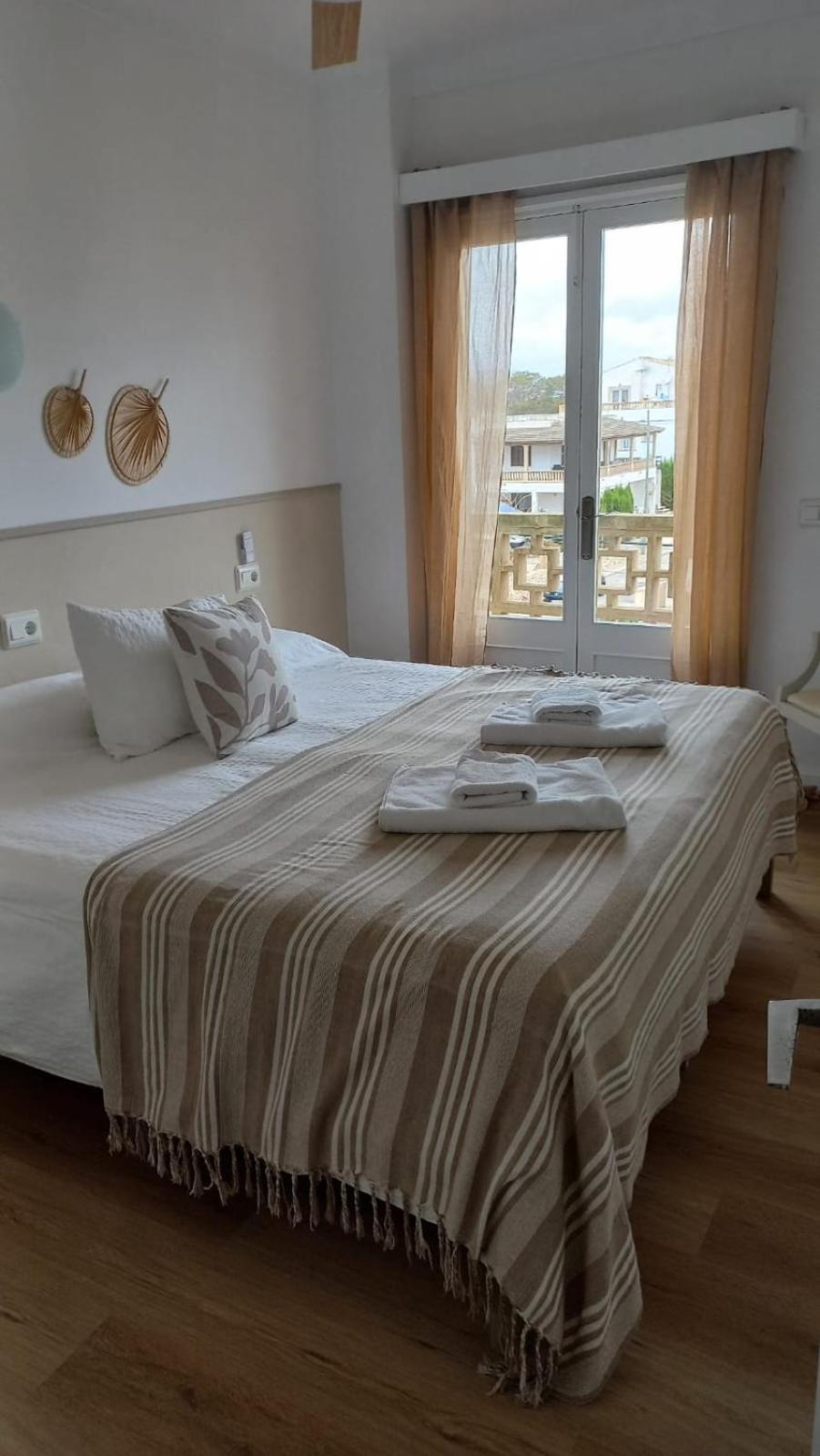 Apartamentos Can Salas Cala Figuera  Extérieur photo